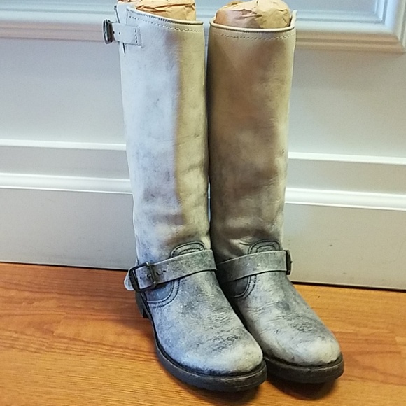 Frye Shoes - Frye Veronica Boots in Stone Size 7